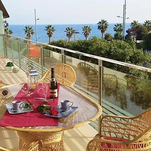 Alexandra's Beach-port Appartement